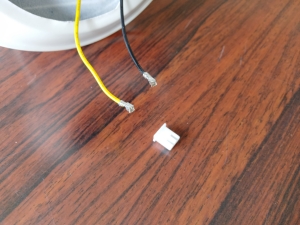 ハウジングを外す